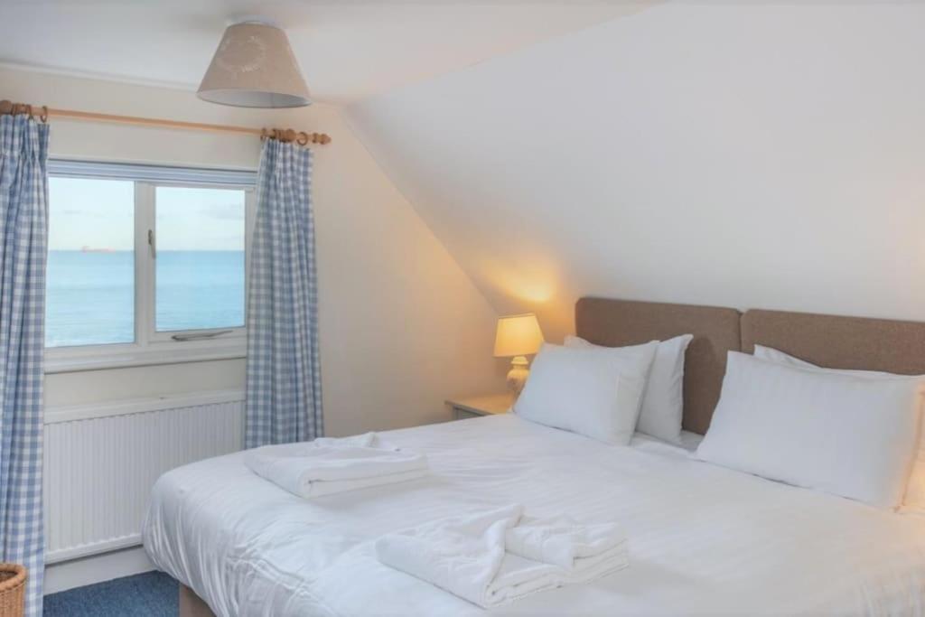 The Old Boat House, Seaview - Seafront Three Bedroom Cottage With Separate Two Bedroom Annexe Exteriör bild