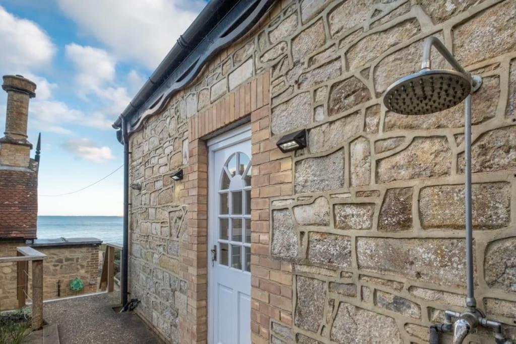 The Old Boat House, Seaview - Seafront Three Bedroom Cottage With Separate Two Bedroom Annexe Exteriör bild