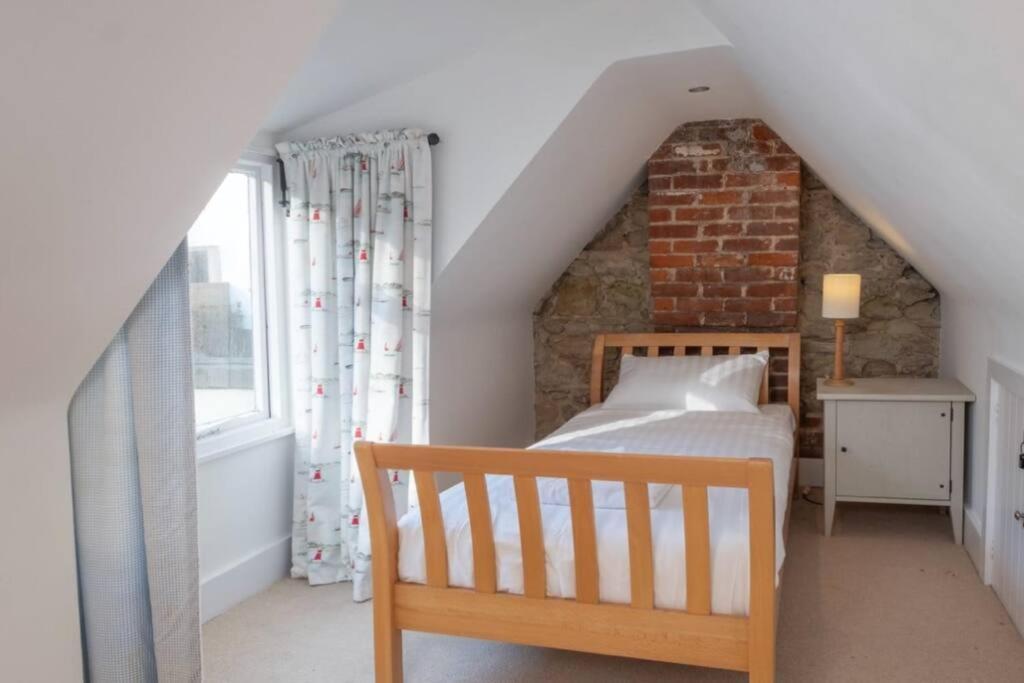 The Old Boat House, Seaview - Seafront Three Bedroom Cottage With Separate Two Bedroom Annexe Exteriör bild